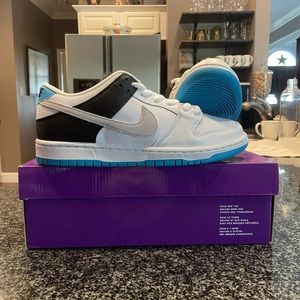 Nike SB Dunks.